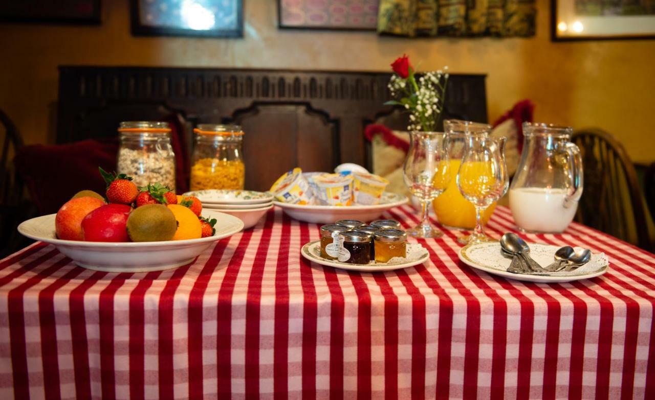 The Withies Inn Годалминг Экстерьер фото